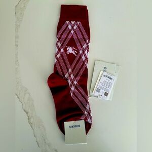 Burberry, new with tags, unisex socks, Knight‎ logo ripple, white color size Sm